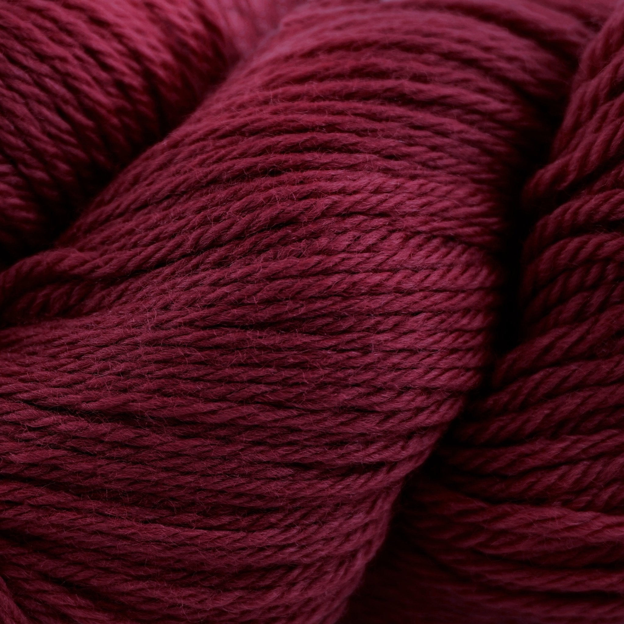 2401 - Bordeaux 220 WOOL - Cascade Yarns