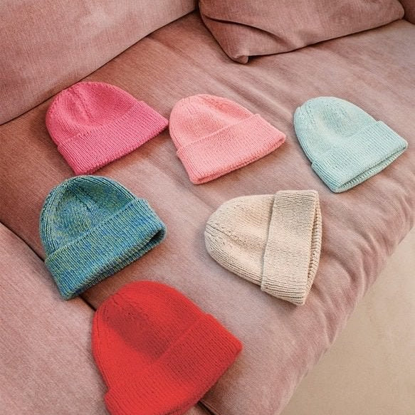 2401-8 A & B Must-Have Beanie Junior - Modèle - Sandnes Garn