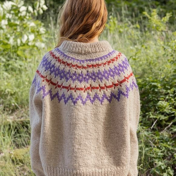 2410 - 07 Polar - light ladies sweater - Sandnes Garn