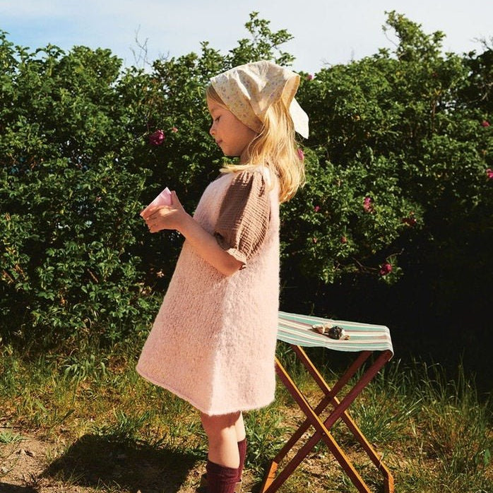 2506 - 01 Meadow Dress junior - Sandnes Garn