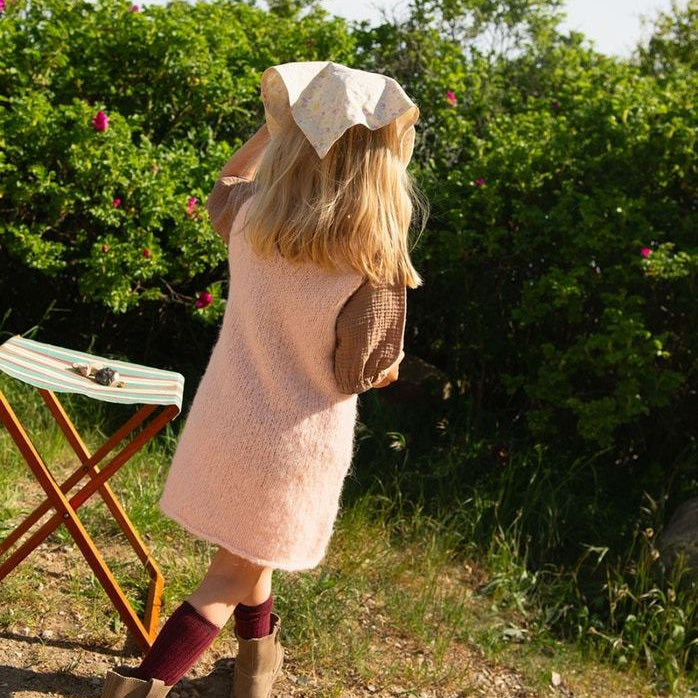 2506 - 01 Meadow Dress junior - Sandnes Garn