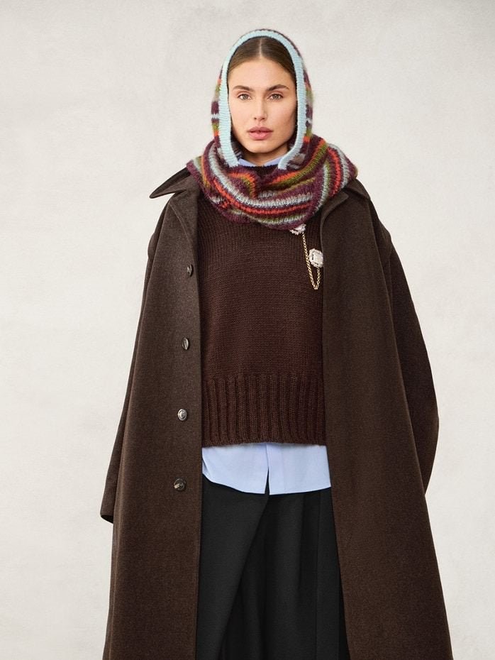 2507 - 11a Snuggle Hood monochrome or 11b striped - Sandnes Garn