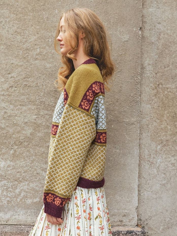 2510 - 1 Blome damegenser - Sandnes Garn