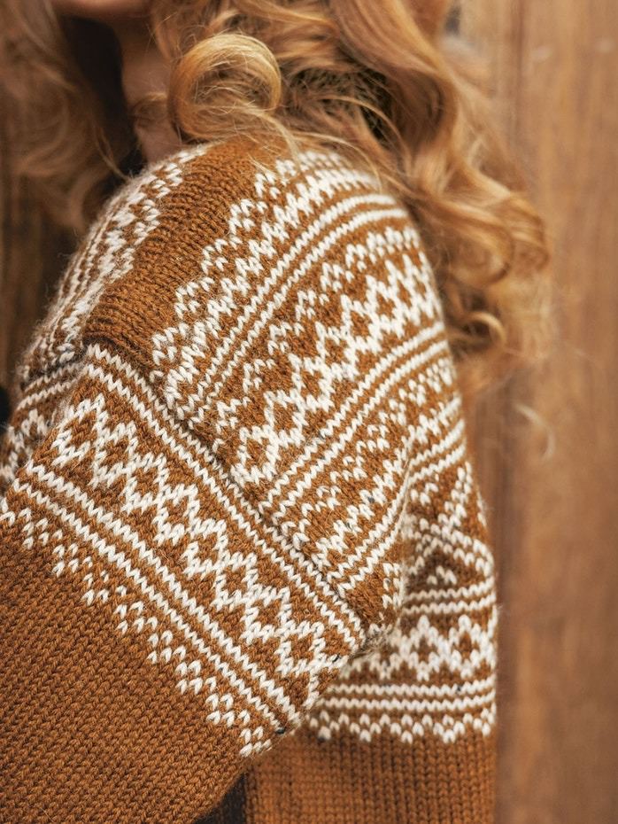 2510 - 6a - b Setesdal damekofte - Sandnes Garn