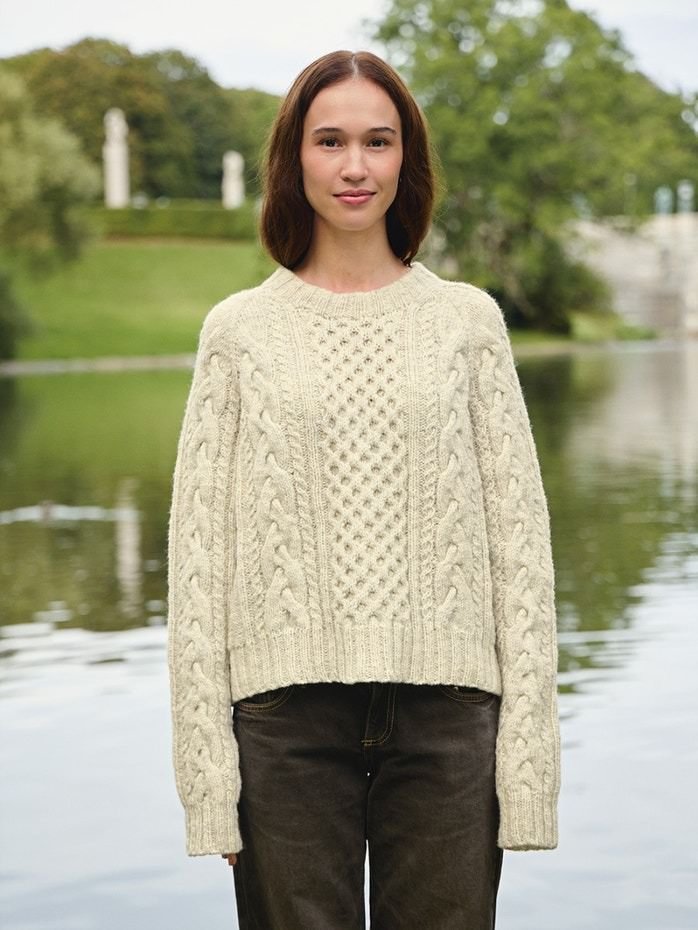 2513 - 4 Wilbur Cable Sweater - Sandnes Garn