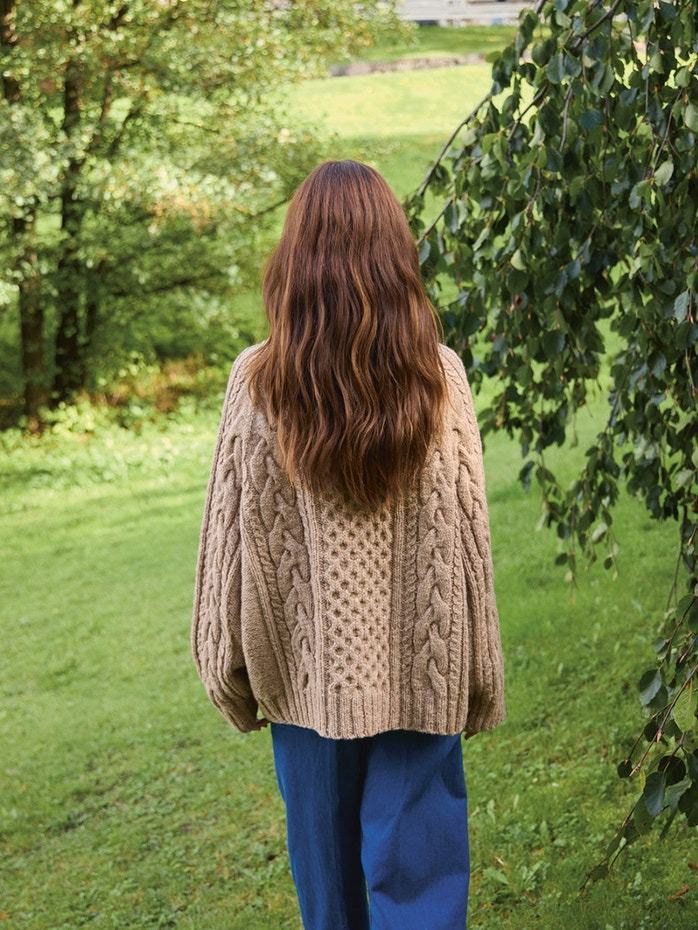 2513 - 4 Wilbur Cable Sweater - Sandnes Garn