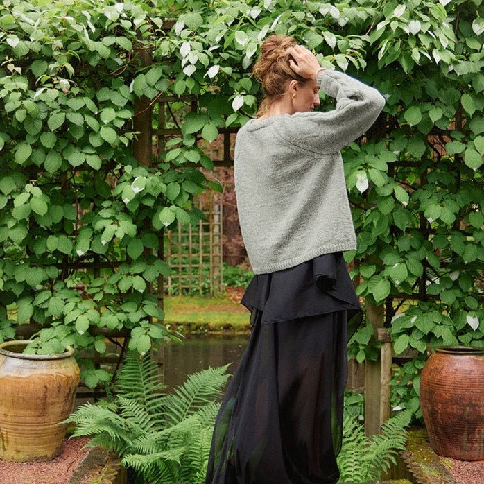 2606-10 Laura Sweater - Sandnes Garn