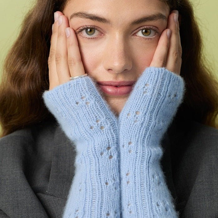 2607-4 Miu Pointelle Mittens - Sandnes Garn