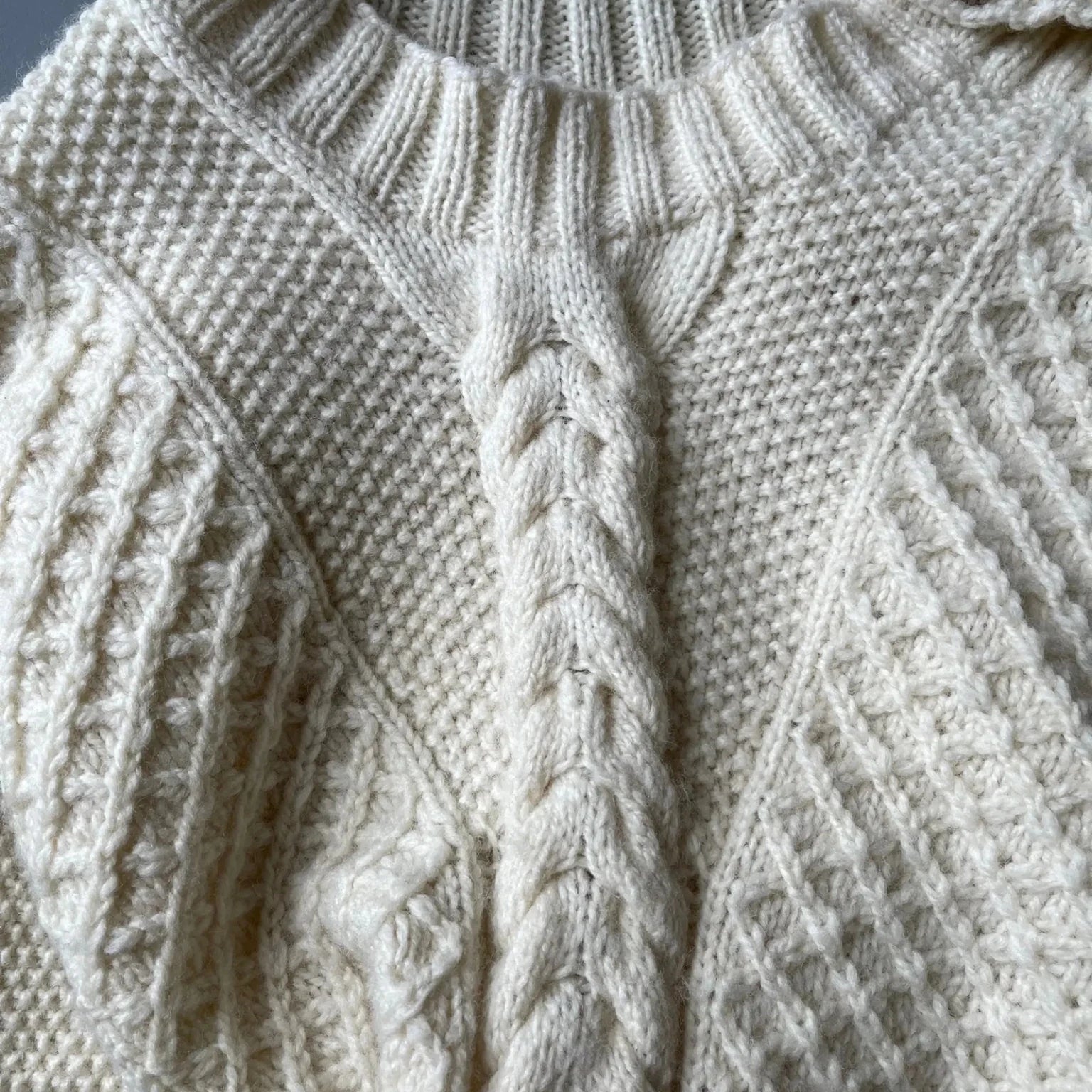 Taille 1 : 14 pelotes 001 - Natur 440 - 1 Haraboji Cardigan - Modèle & laine Fivel de Rauma - Rauma