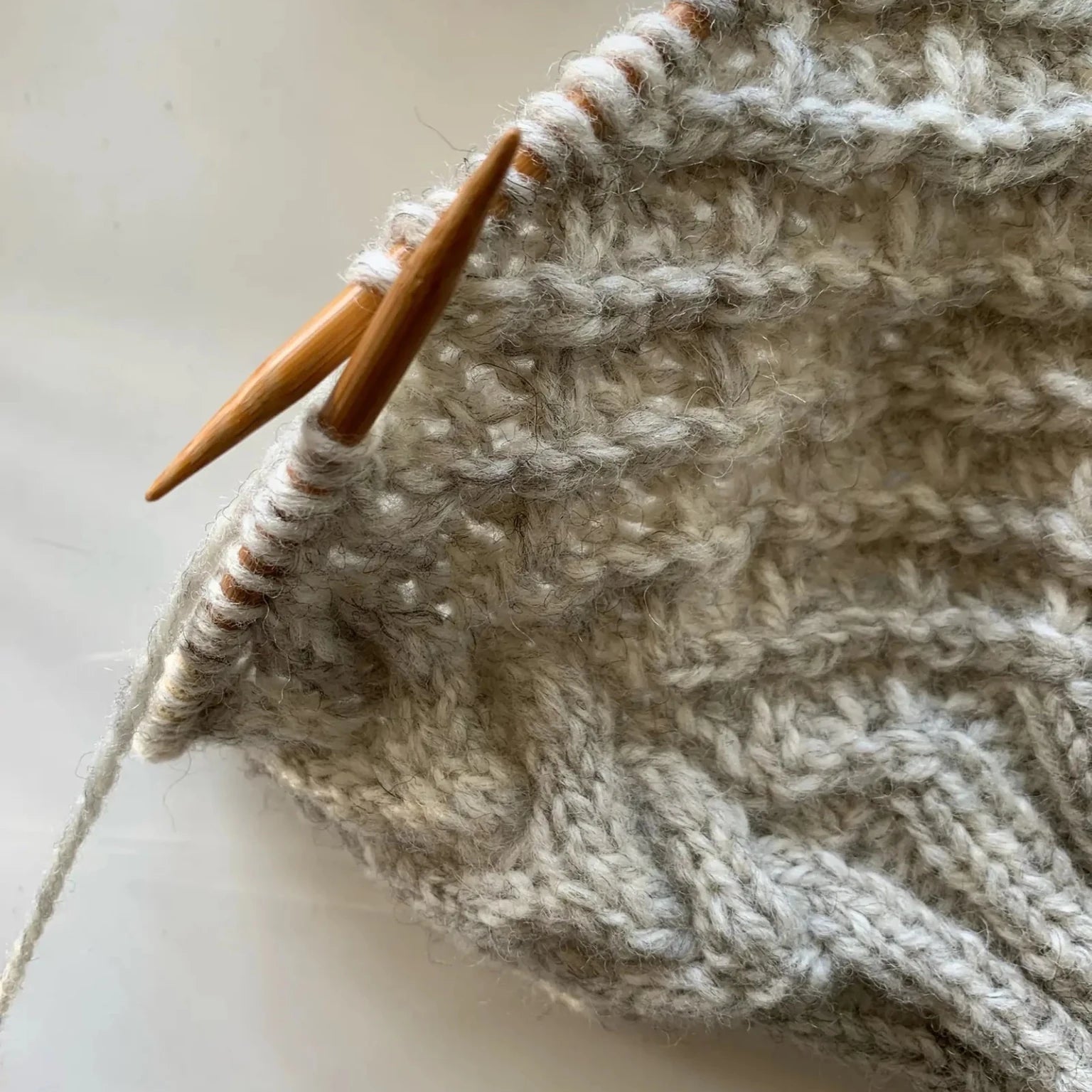 Taille 1 : 14 pelotes 001 - Natur 440 - 1 Haraboji Cardigan - Modèle & laine Fivel de Rauma - Rauma