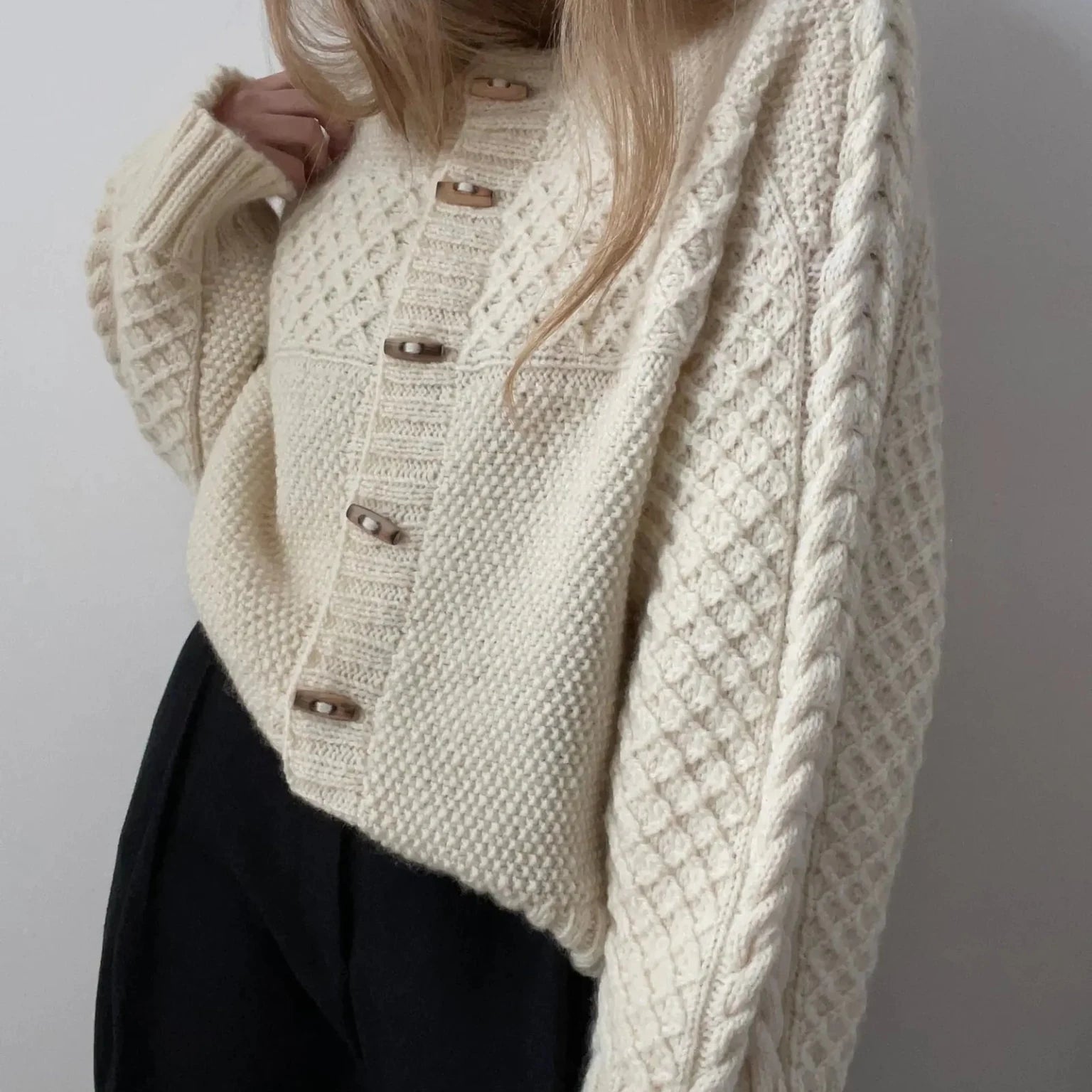 Taille 1 : 14 pelotes 001 - Natur 440 - 1 Haraboji Cardigan - Modèle & laine Fivel de Rauma - Rauma