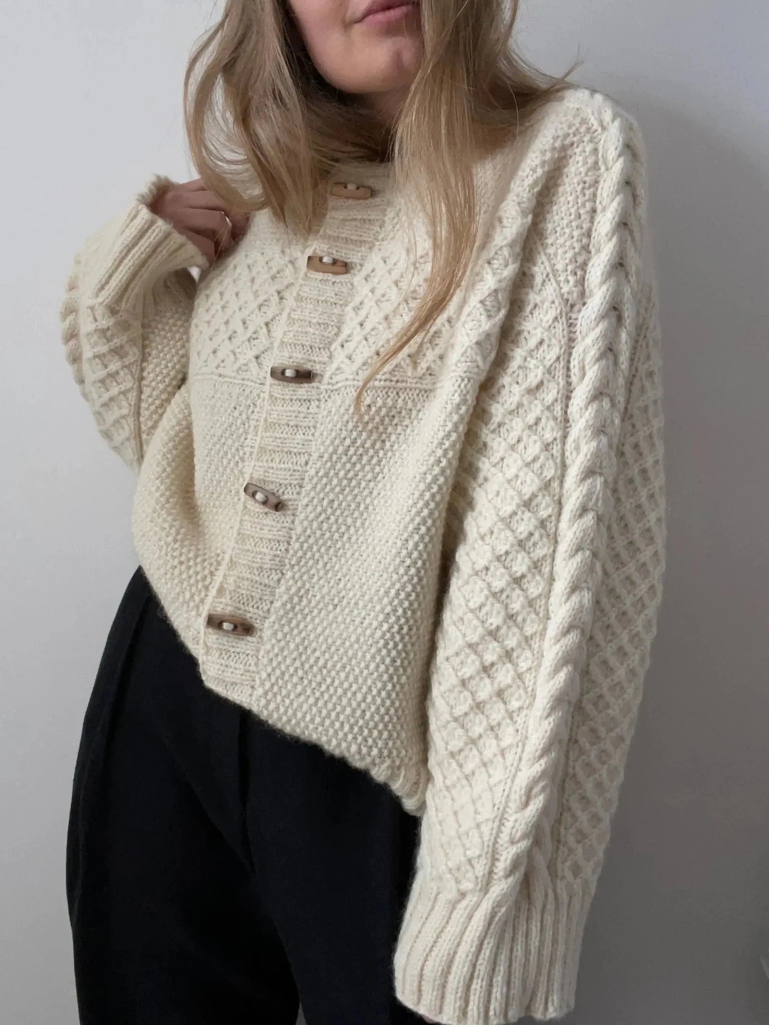 Taille 1 : 14 pelotes 001 - Natur 440 - 1 Haraboji Cardigan - Modèle & laine Fivel de Rauma - Rauma