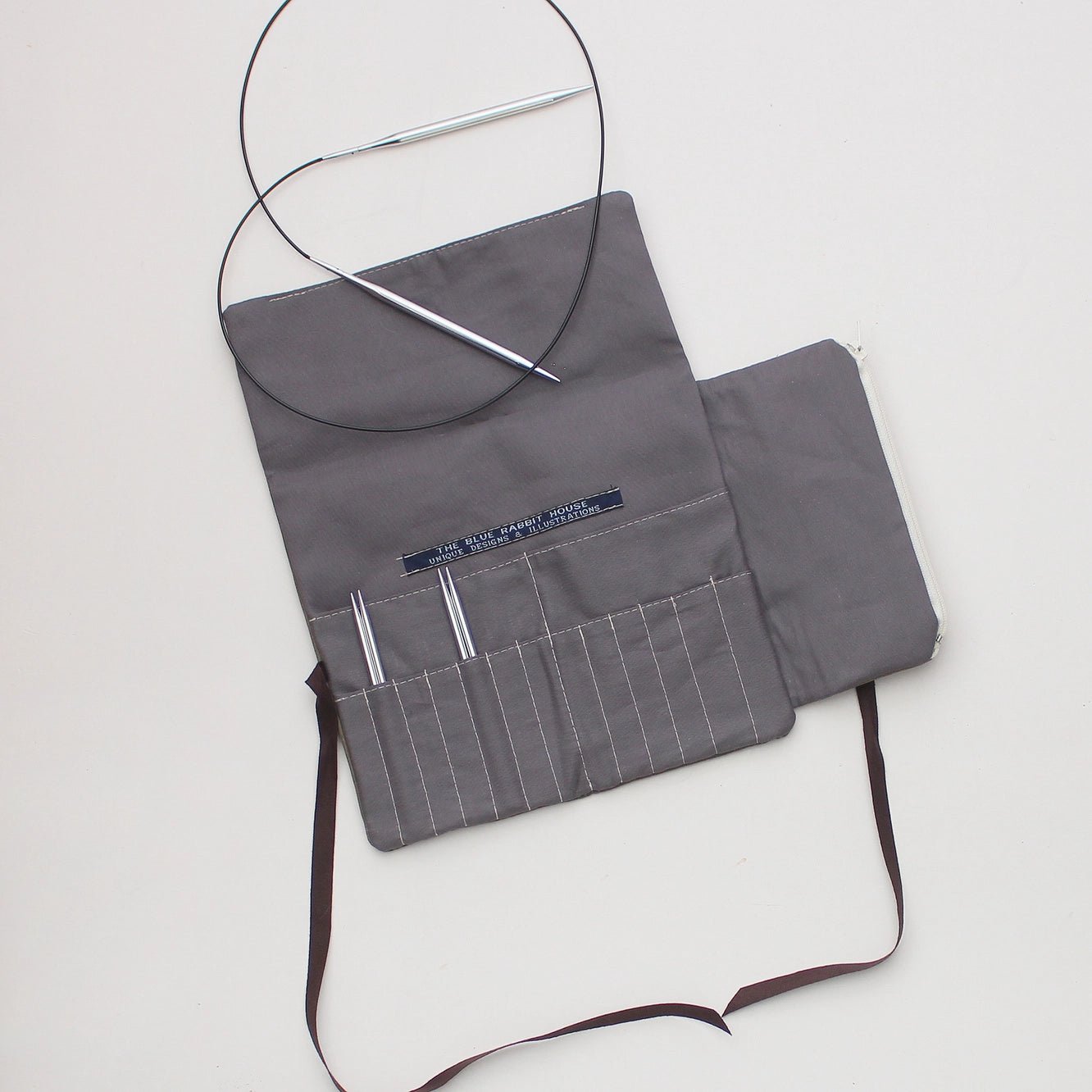 Amber Le Corbeau Étui à aiguilles The Blue Rabbit House - The Blue Rabbit House