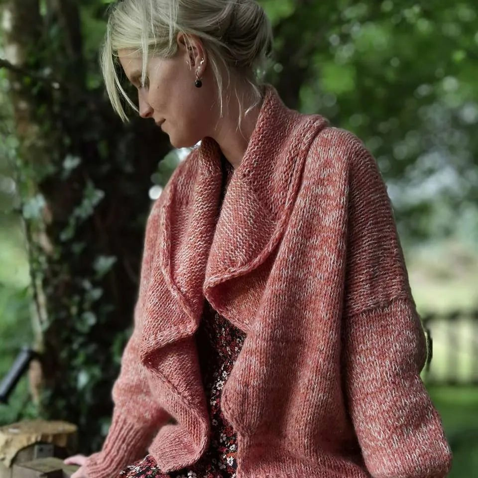 Issue 7 – Into the Hills Cabin Living - Life in the Long Grass