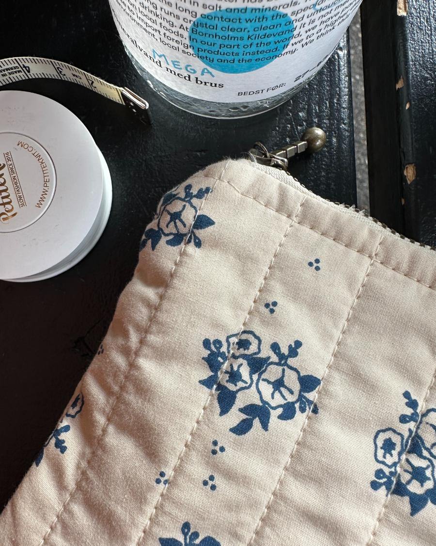 Knitter's Tool Purse PetiteKnit Midnight Blue Flower - Petite Knit