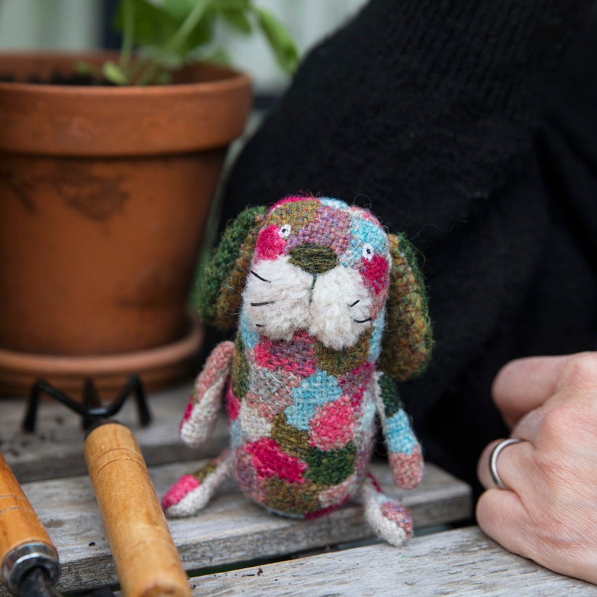 Tiny Friends: A Guide to Mosaic Embroidery by Tomomi Mimura - Laine Magazine