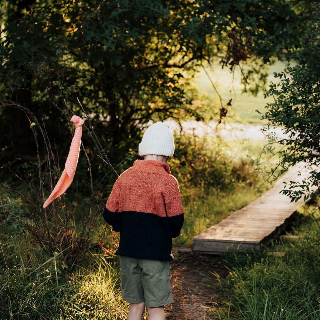 Trails & Valleys: Knitwear for Family Adventures - Précommande - Laine Magazine