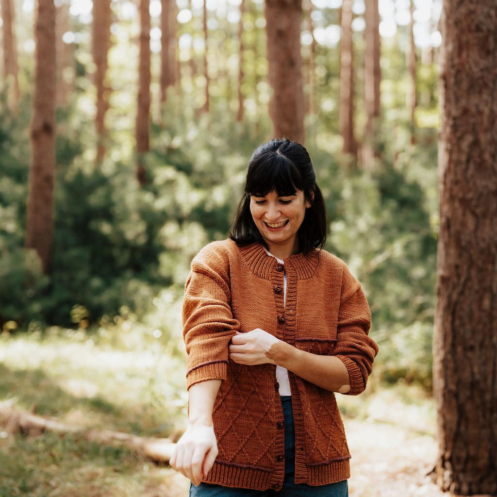 Trails & Valleys: Knitwear for Family Adventures - Précommande - Laine Magazine