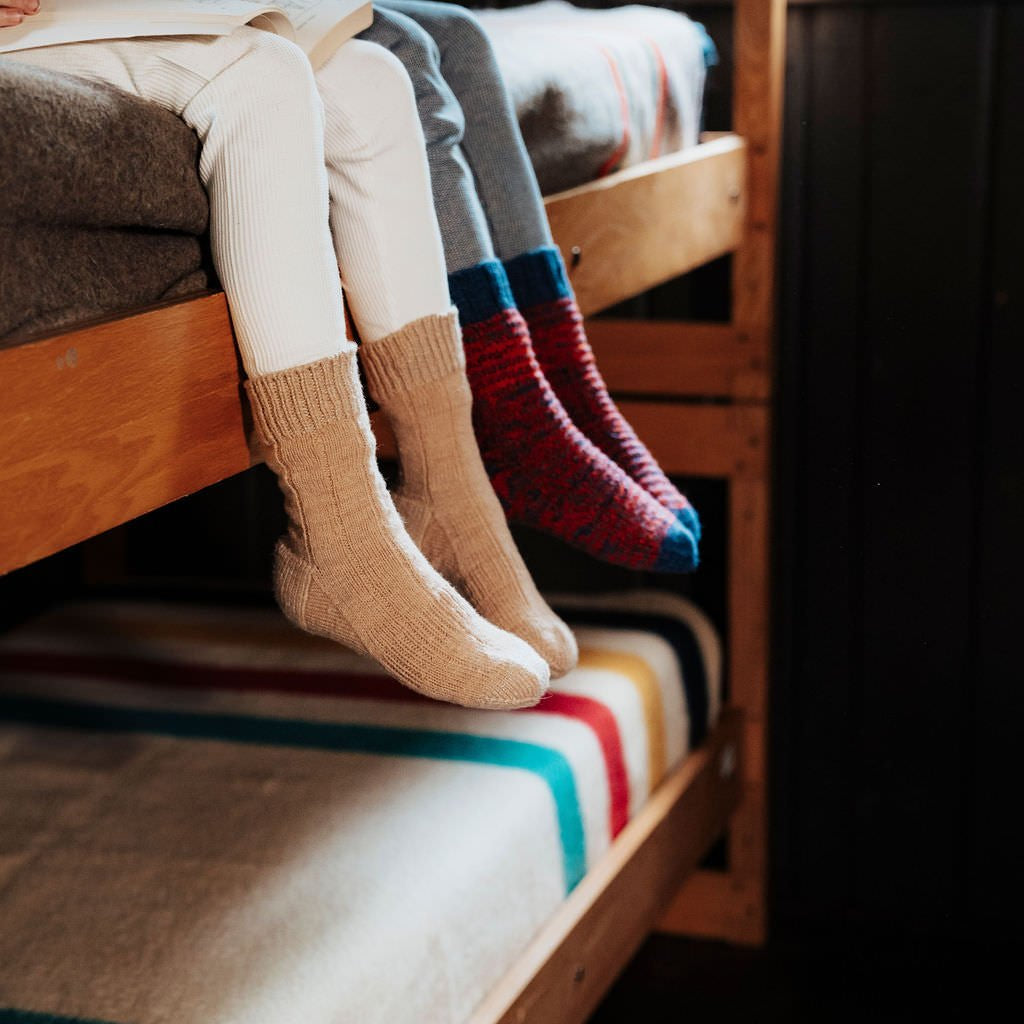 Trails & Valleys: Knitwear for Family Adventures - Précommande - Laine Magazine