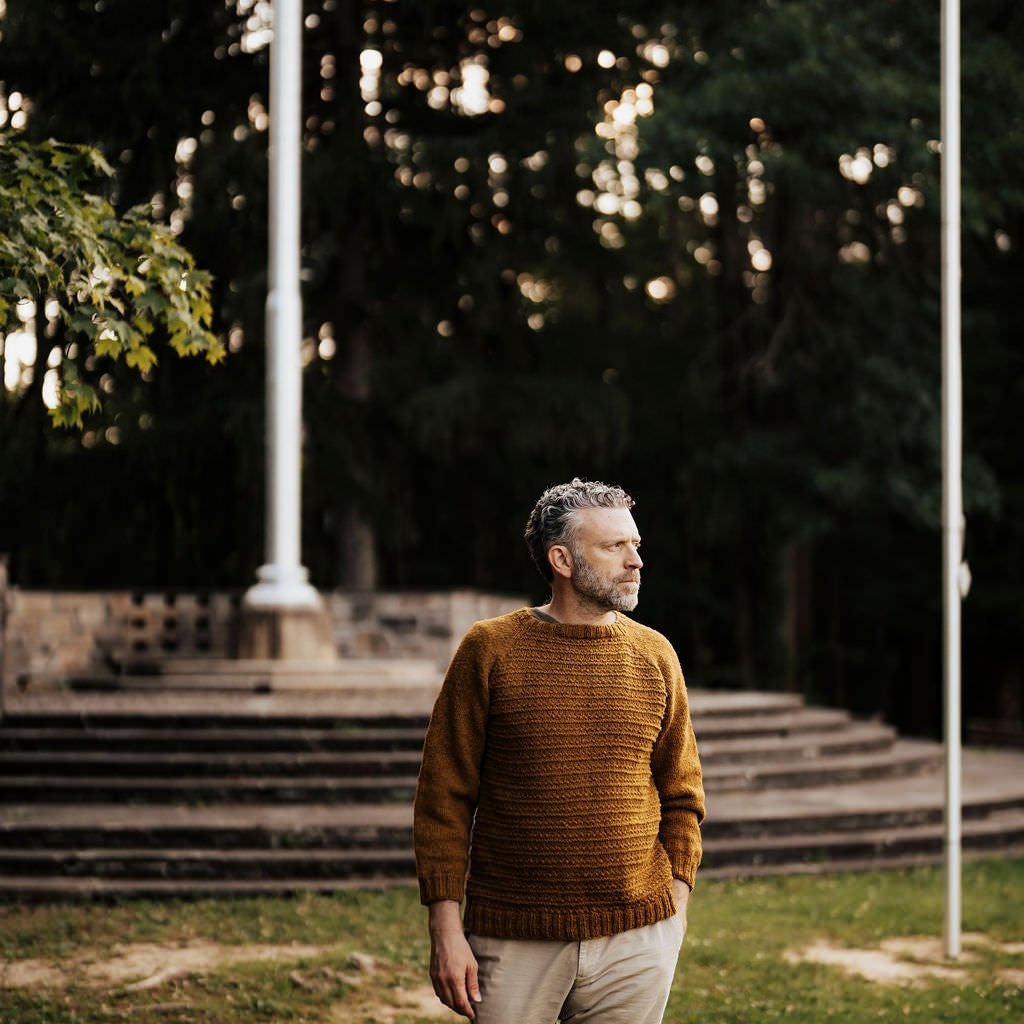 Trails & Valleys: Knitwear for Family Adventures - Précommande - Laine Magazine