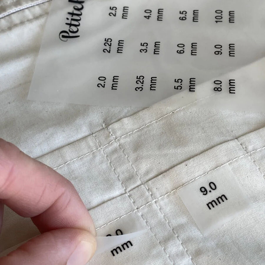 Etiquettes thermocollantes pour pochettes à aiguilles PetiteKnit - Petite Knit