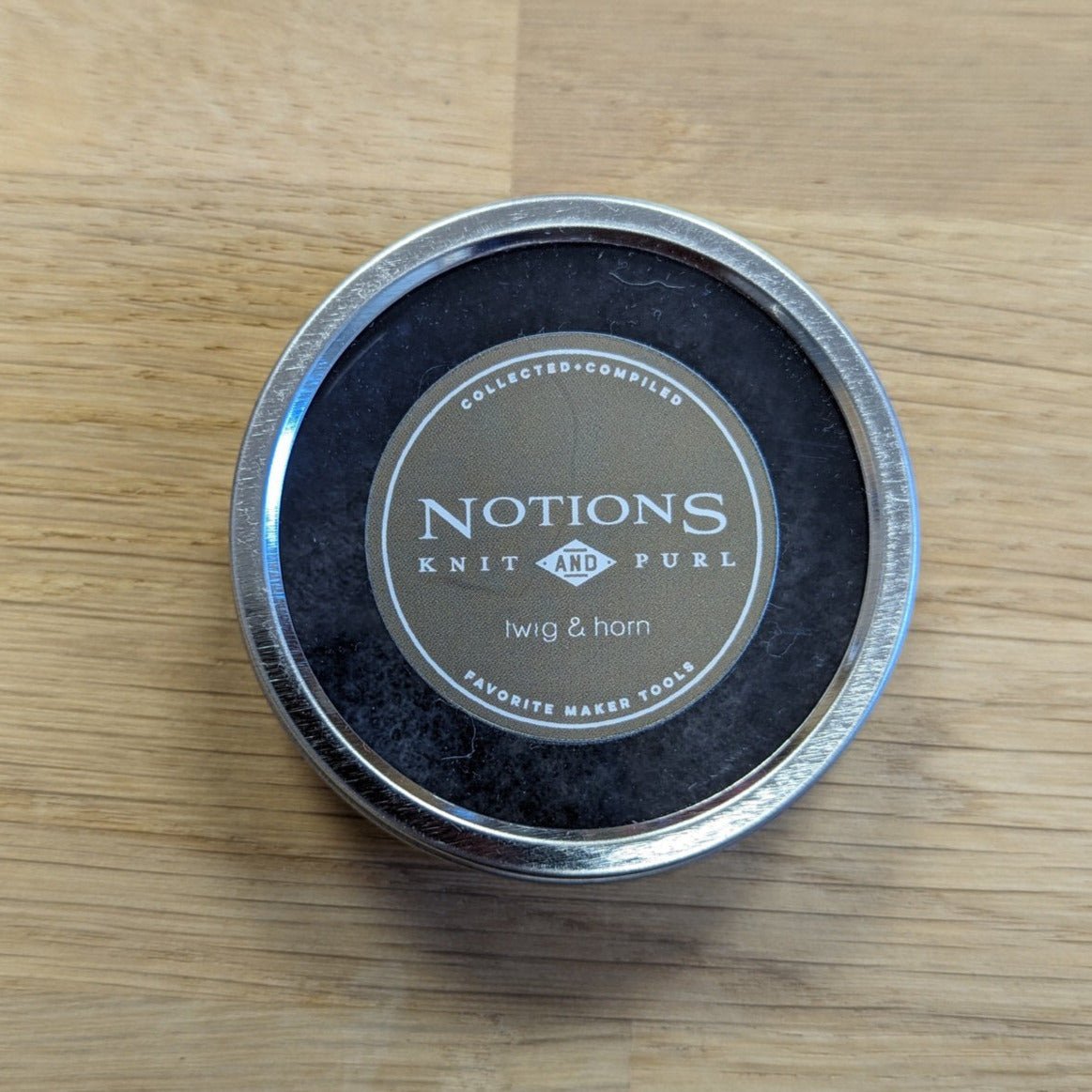 Woolen Notions Tin - Petite boite TWIG & HORN Olive - Twig & Horn