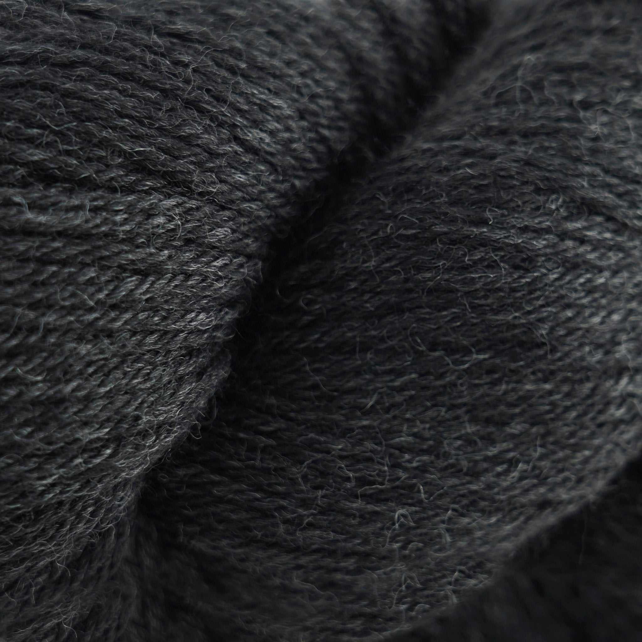 4002 - Anthracite 220 HEATHERS - Cascade Yarns