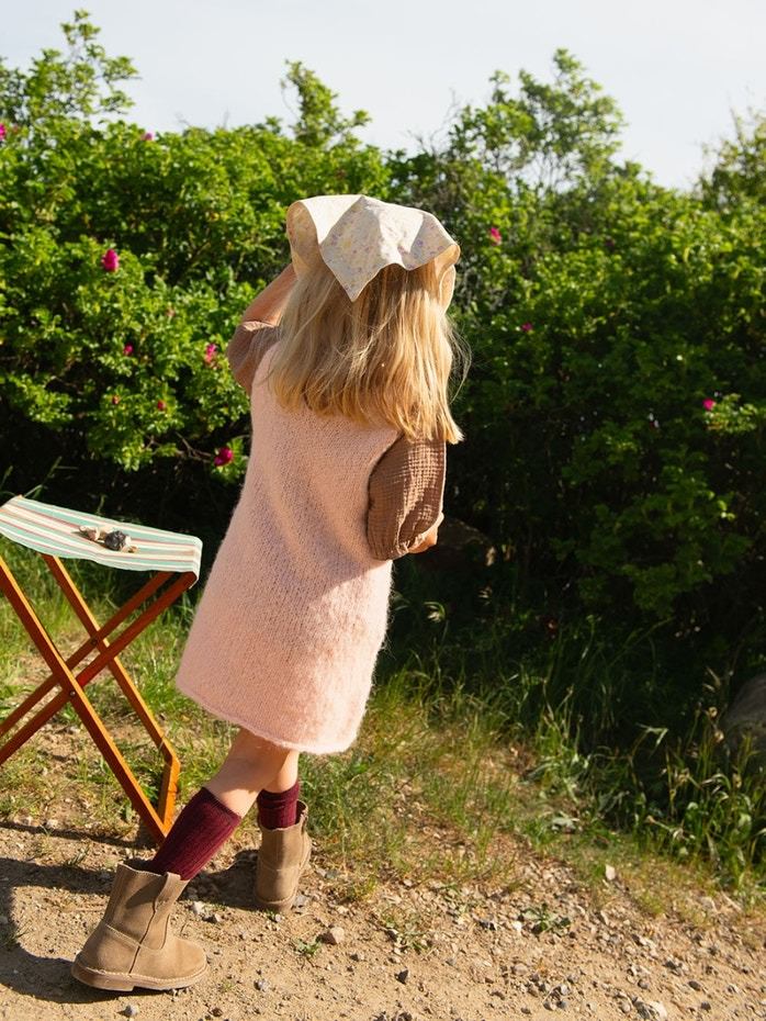 2506 - 01 Meadow Dress junior - Sandnes Garn