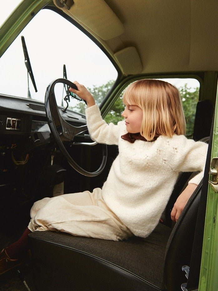 2506 - 07 Sweet Pea Sweater Junior - Sandnes Garn