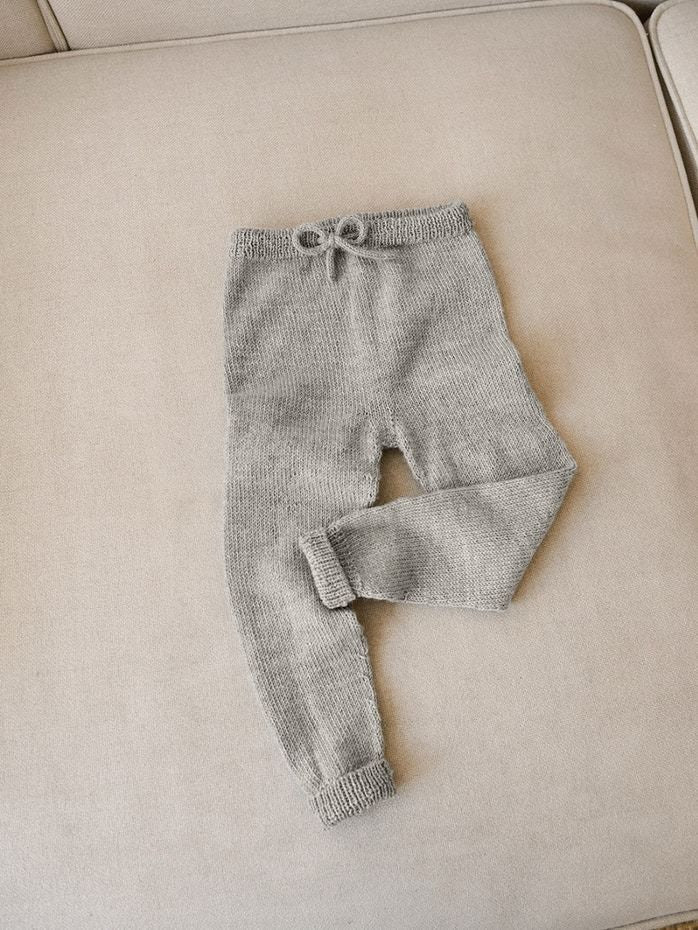 2512 - 4ab Lille bukse baby - Sandnes Garn