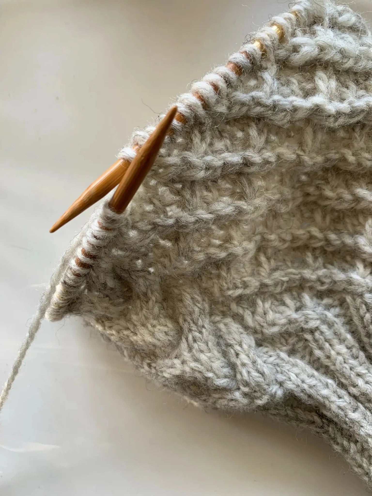Taille 1 : 14 pelotes 001 - Natur 440 - 1 Haraboji Cardigan - Modèle & laine Fivel de Rauma - Rauma