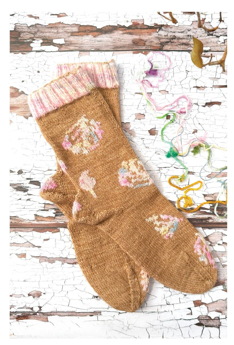 Issue 10 – Giving Threads Socks - Life in the Long Grass - Wool and ...
