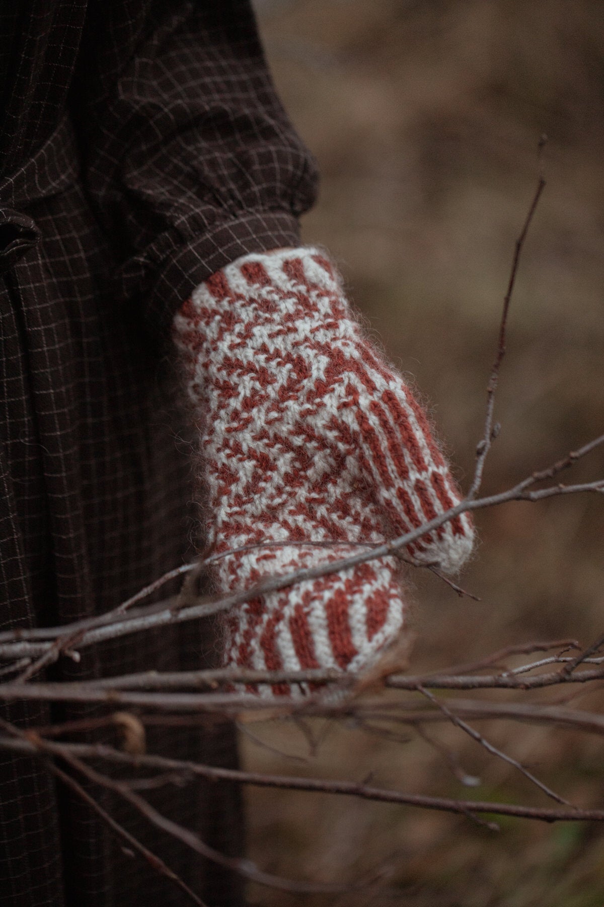 The Island and the Forest : A Knitted Correspondence - Laine Magazine