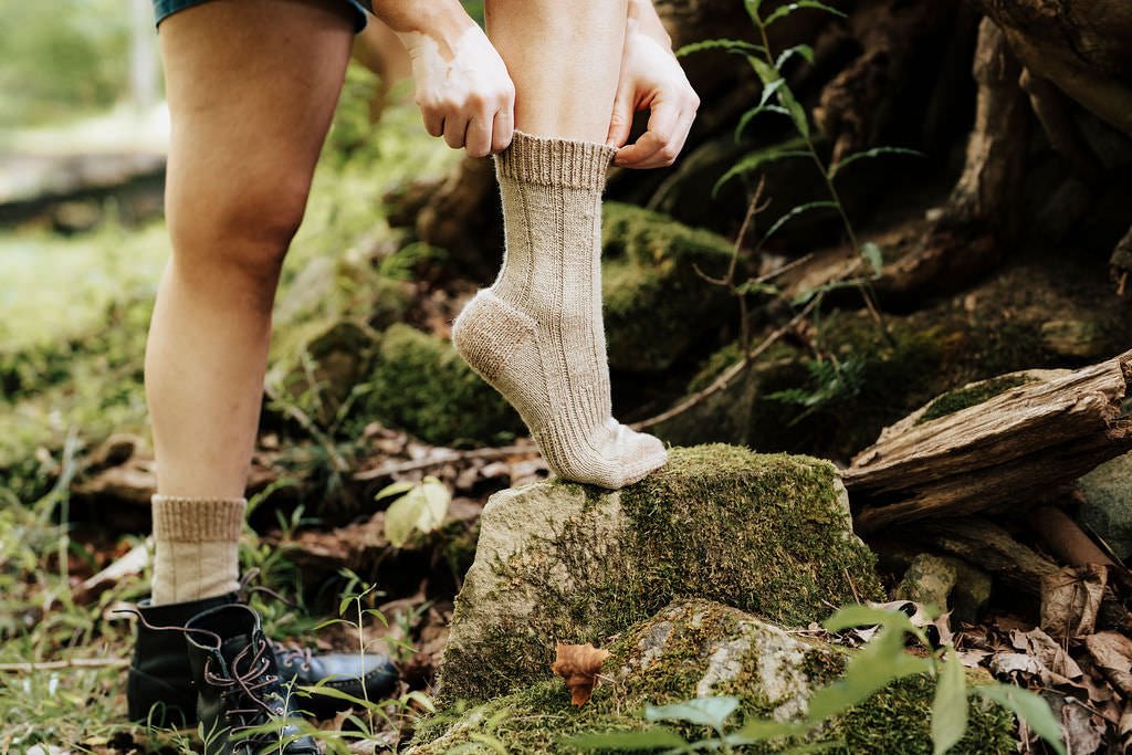 Trails & Valleys: Knitwear for Family Adventures - Précommande - Laine Magazine