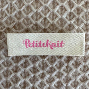Petite Knit Rose Bubble Gum Etiquette en tissu PetiteKnit - Petite Knit