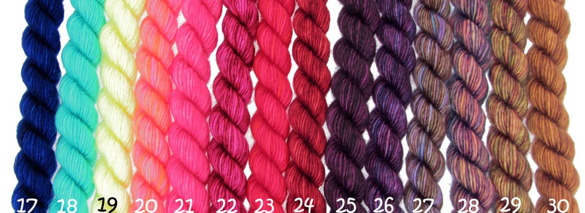 UNICORN TAILS 01-Silver Fox - Madelintosh